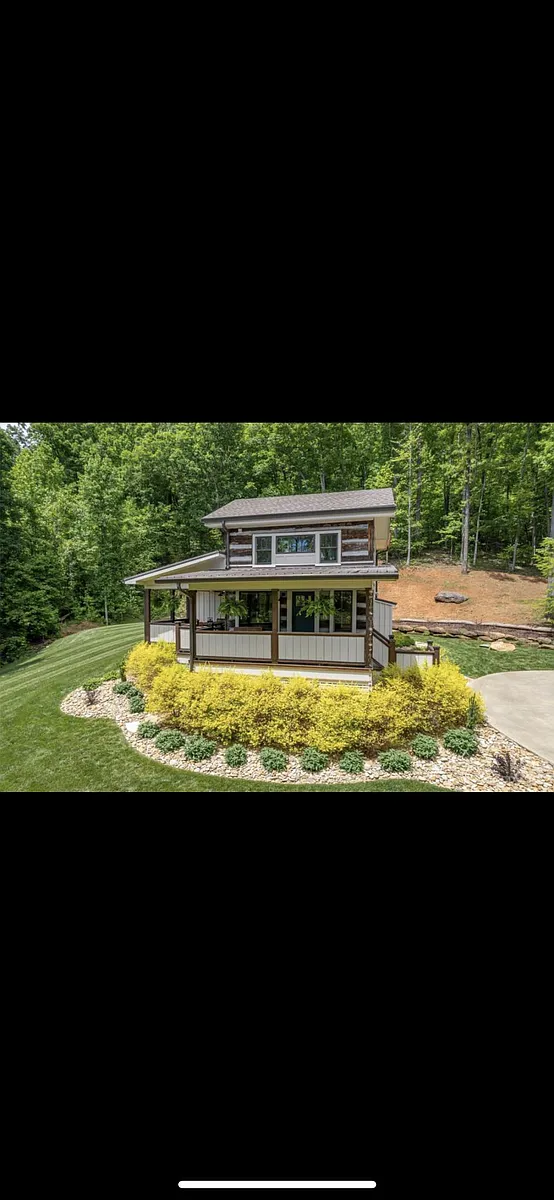 Building Photo - 54 Holland Dr