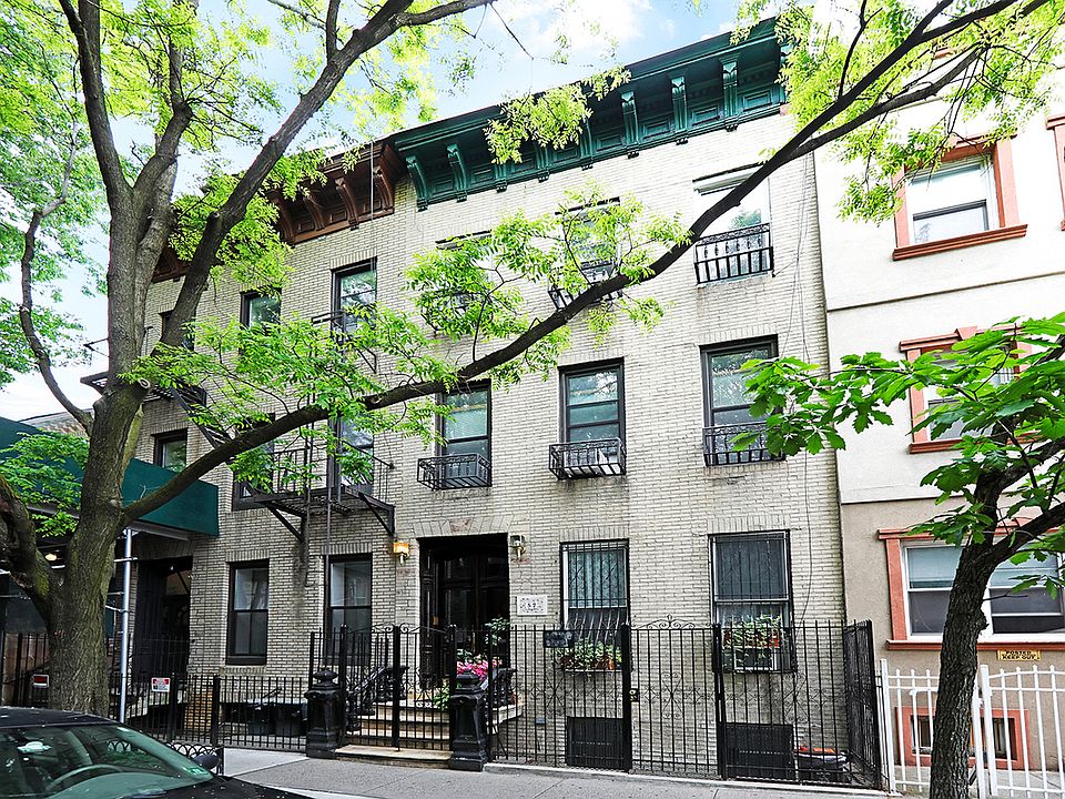 1st image of 57 Saint Marks Pl APT 3