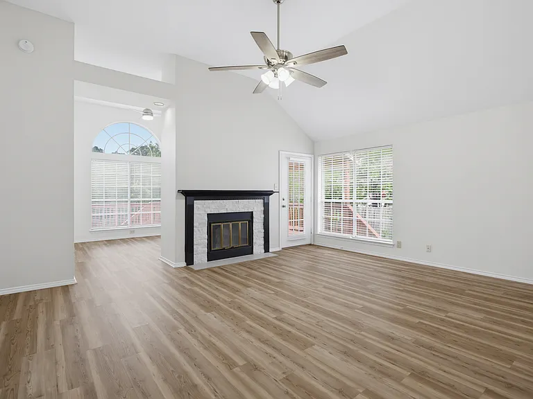 3921 Habersham — Photo 6