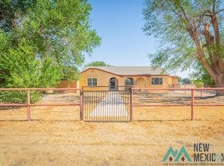 912 W Castleberry Rd, Artesia, NM 88210