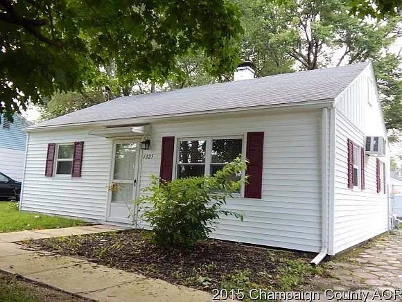 1325 Fairlawn Dr photo 1
