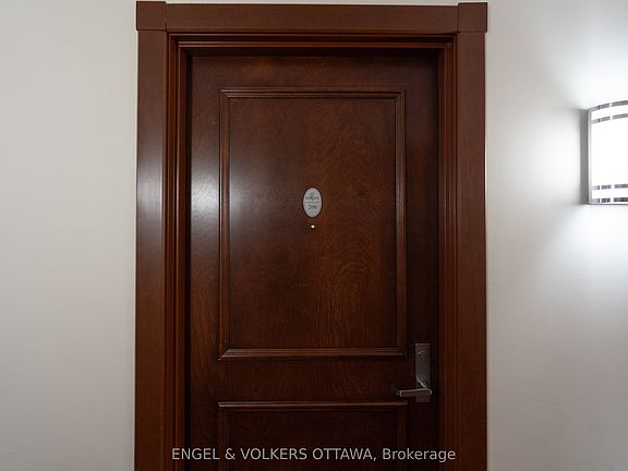 5th image of 200 Rideau St #206