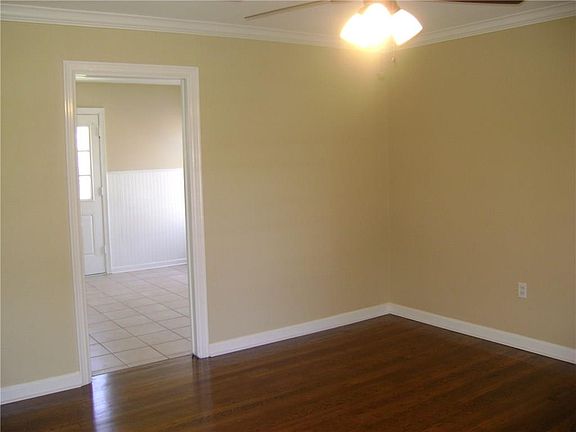 3rd image of 1826 Ballinger St