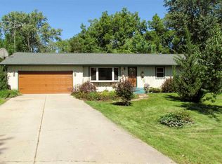 105 Cynthia Ct, Durand, IL