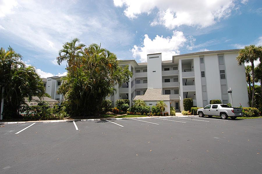 1st image of 390 NE Edgewater Drive #1103