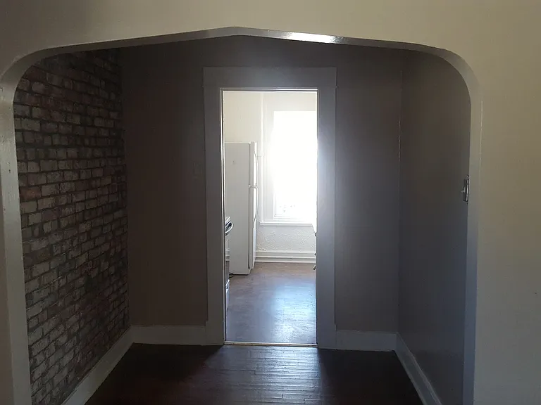 303 1/2 S Osage — Photo 4