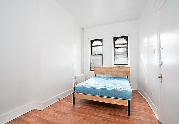 3rd image of 318 Suydam St #2L