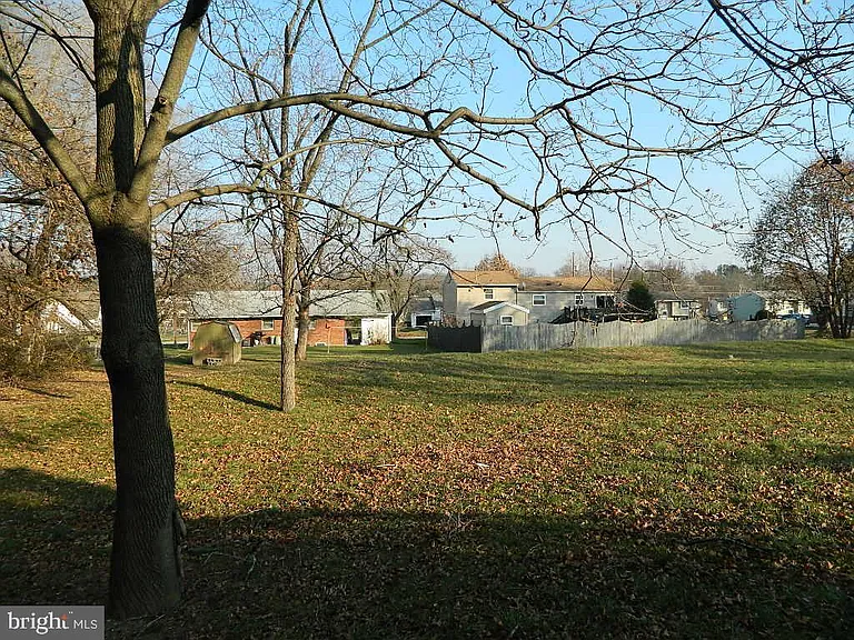 1301 Colonial Club Dr — Photo 8
