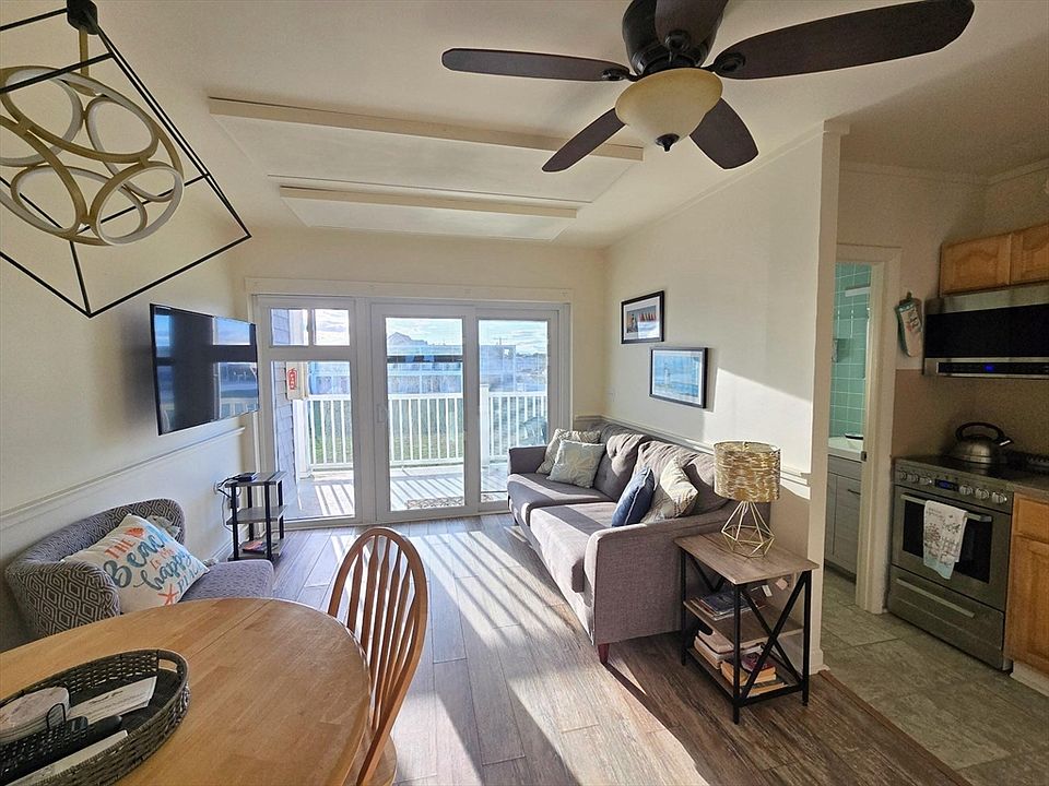 1st image of 113 Old Wharf Rd #13