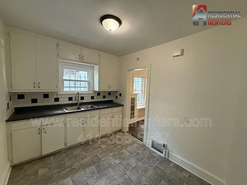 3 bed, 1.0 bath, 748 sqft, $1,500 — Photo 2
