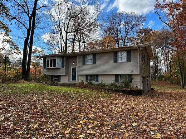 9870 N Delaware Dr, Bangor, PA 18013