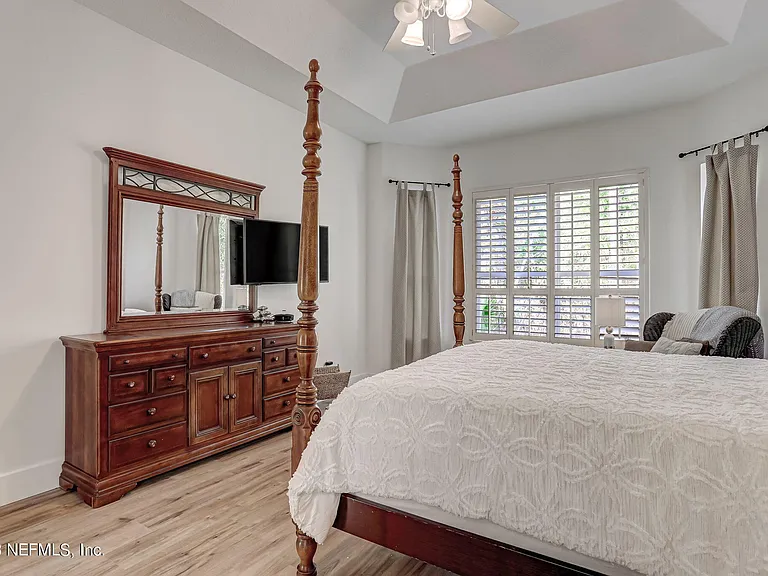 140 Oceans Edge Dr — Photo 35