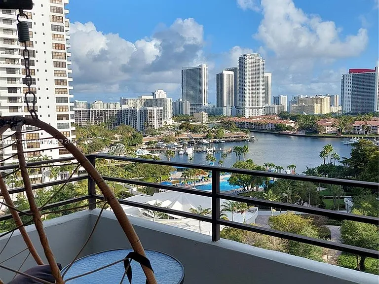 600 SE Three Islands Blvd #1018 — Photo 16