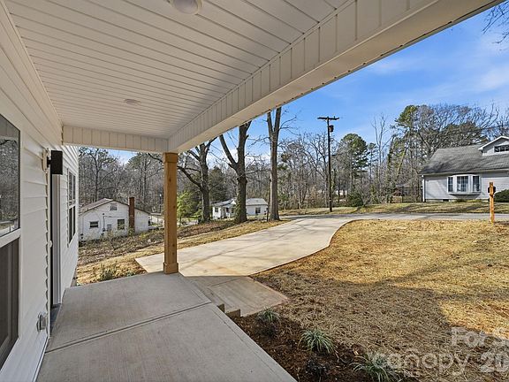 4th image of 901 S Carolina Ave