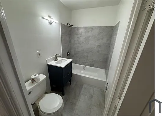 330 Walnut St — Photo 4
