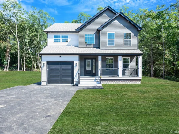 39 Lakeview Drive, Middle Island, NY 11953