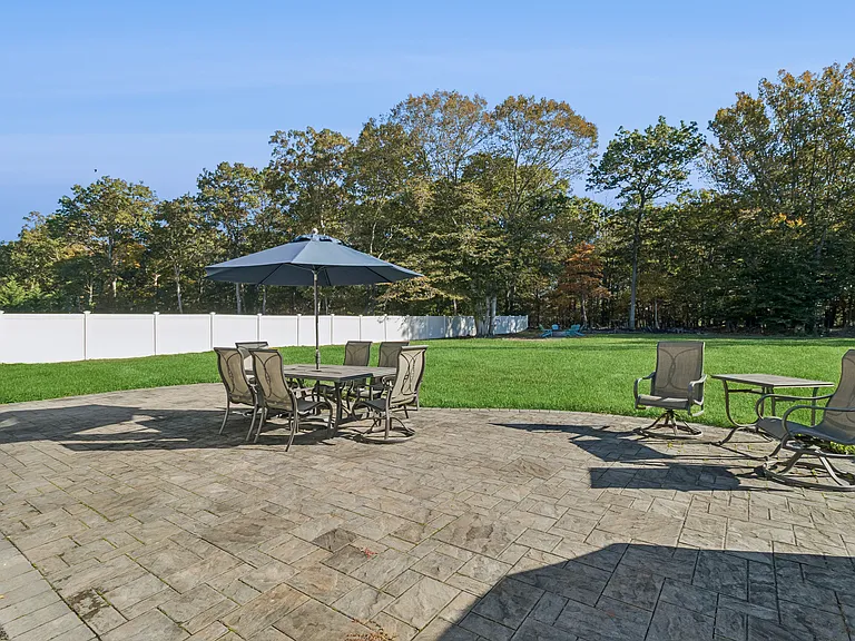 16 Mastro Ct — Photo 32