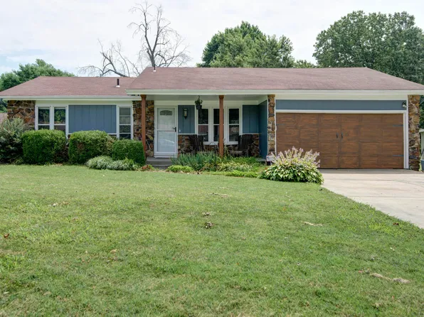 1430 S Catalina Avenue, Springfield, MO 65804