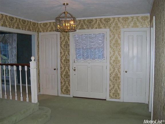 2nd image of 105 Bartlett Ave