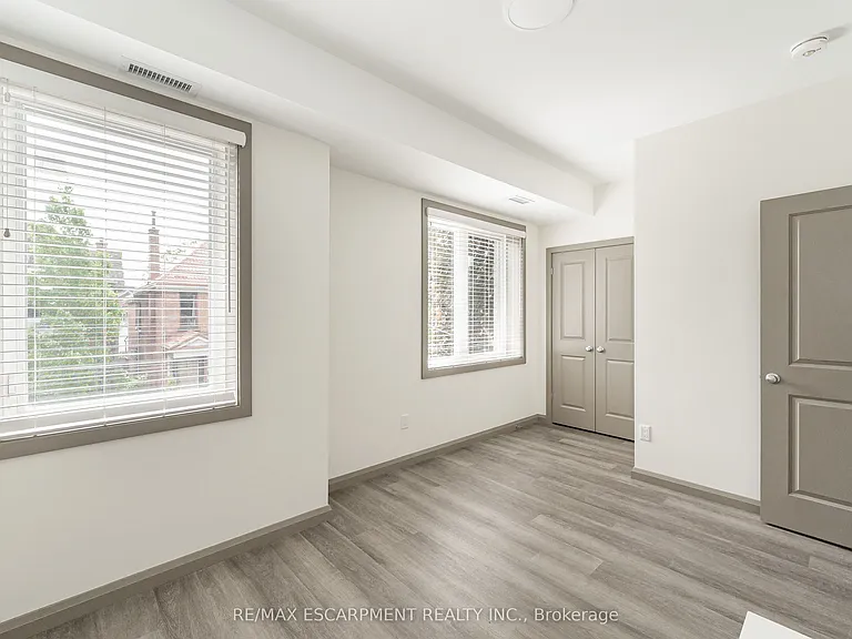 36 Grant Ave #1A — Photo 8