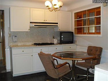 5th image of 23542 Hillcroft Dr
