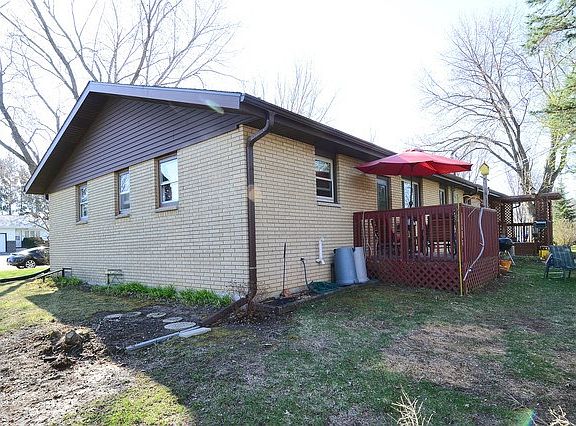 3rd image of 6759-61 Dawn Dr