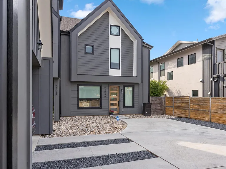 4404 Mount Vernon Dr #B — Photo 2