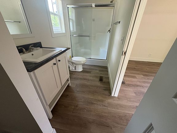 5th image of 227 Birchwood Pl