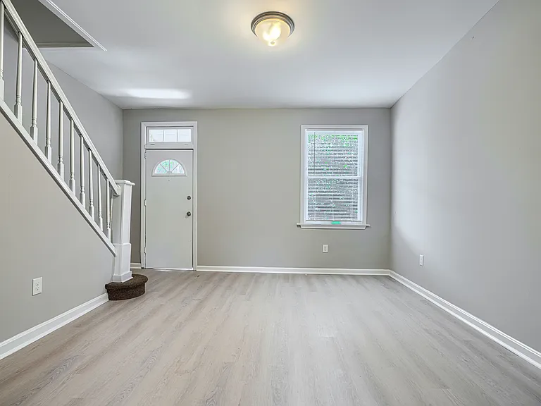 614 Savage St — Photo 22
