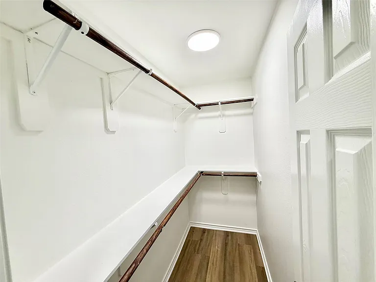 2237 Wilburforce St — Photo 10