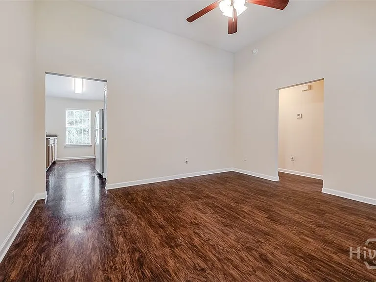 302 Shadowbrook Dr — Photo 6