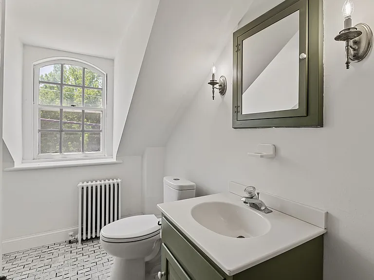 571 N Newtown Street Rd — Photo 27