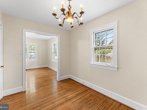 5th image of 808 Daingerfield St