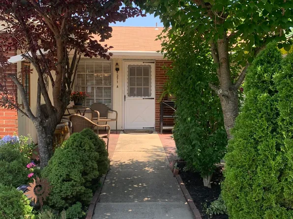 371A Portsmouth Drive, Lakewood, NJ 08701