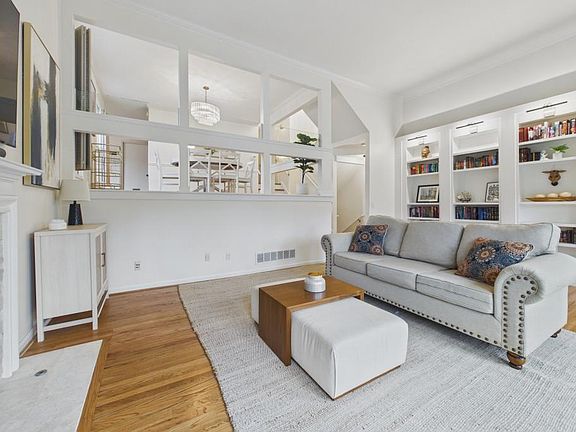 2nd image of 100 Colony Ridge Dr