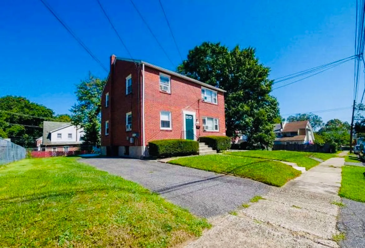 2 bed, 850 sqft, $1,500 — Photo 3