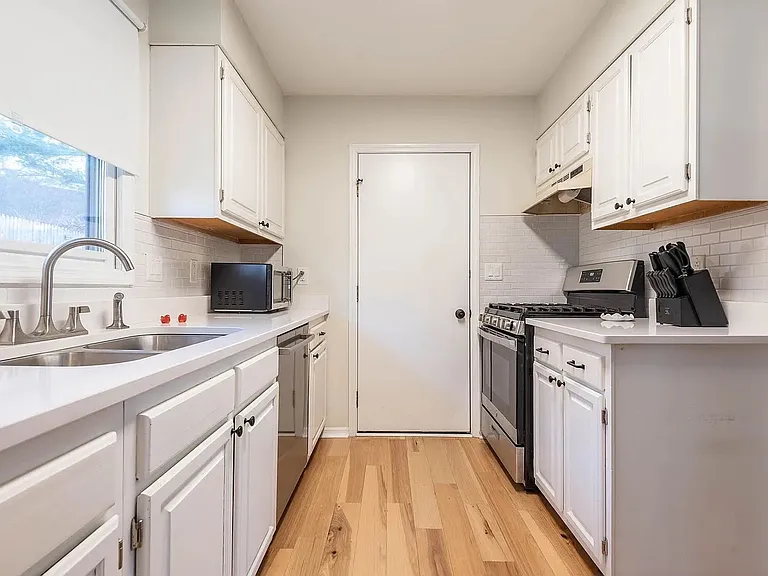 610 W Ryan Rd — Photo 8