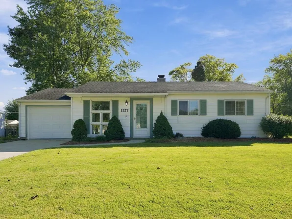 1527 Edenton Dr, Fort Wayne, IN 46804