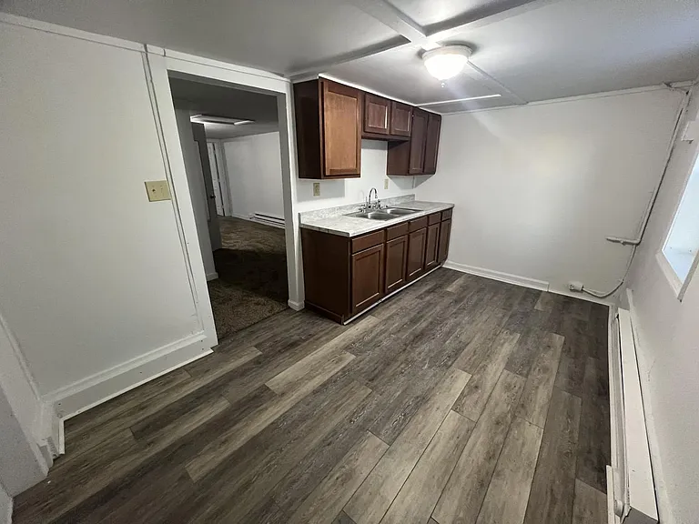185 Monroe St — Photo 7