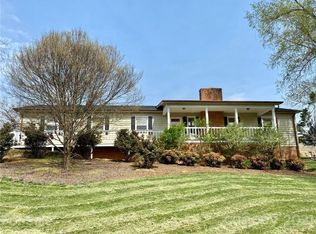 78 Cedar Rd, Hickory, NC 28601