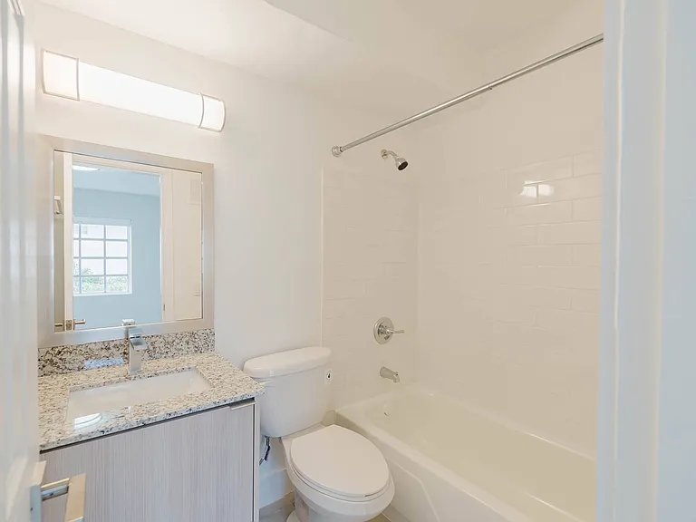 Legacy at Dadeland — Photo 16