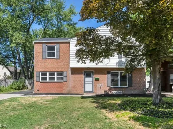 28061 Tremaine Dr, Euclid, OH 44132