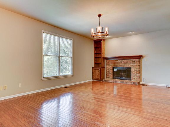 4th image of 605 Werndl Dr