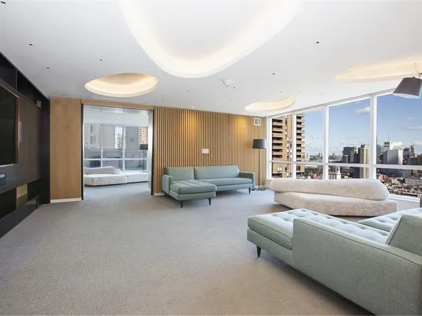 350 West 42nd Street image 15 of 16