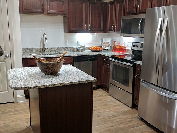 4th image of 5466 Baldwin Park St Unit 202