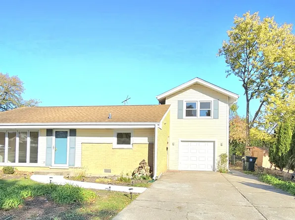 7434 Emerson St, Morton Grove, IL 60053