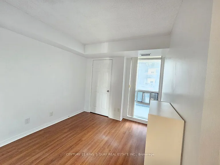 155 Beecroft Rd #706 — Photo 10