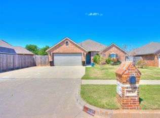 817 Blue Ridge Rd, Moore, OK 73160