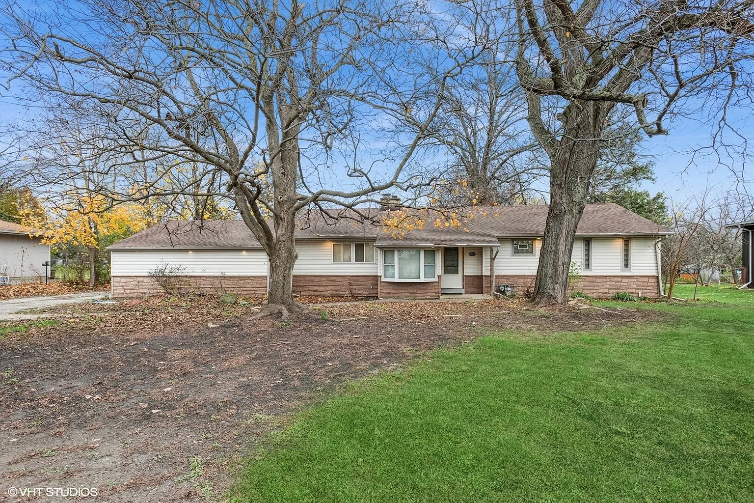 3N531 Locust Ave photo 1