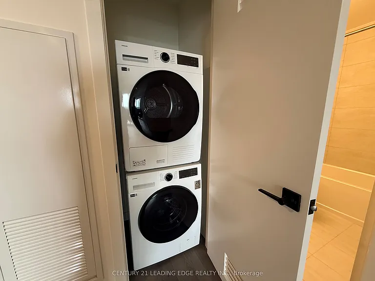 33 Erie Ave #712 — Photo 6